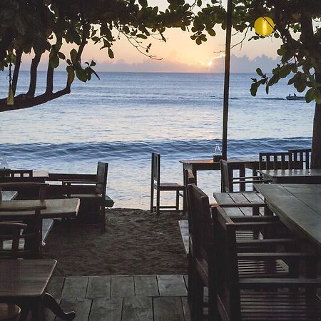 Gecko Restaurant & Rooms Arugam Bay Bagian luar foto