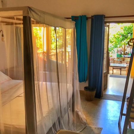 Gecko Restaurant & Rooms Arugam Bay Bagian luar foto
