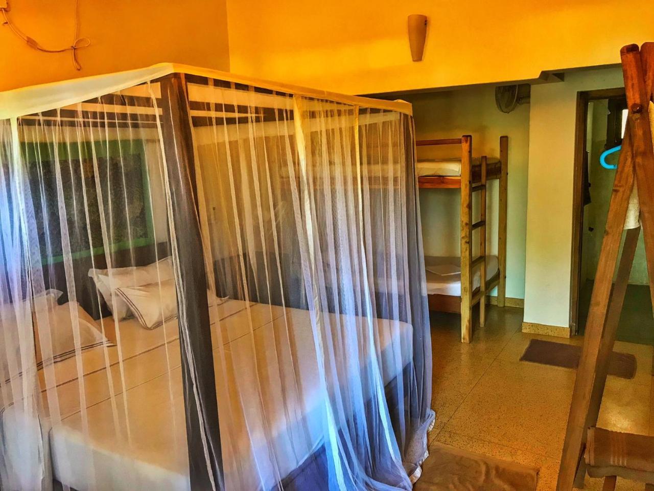 Gecko Restaurant & Rooms Arugam Bay Bagian luar foto